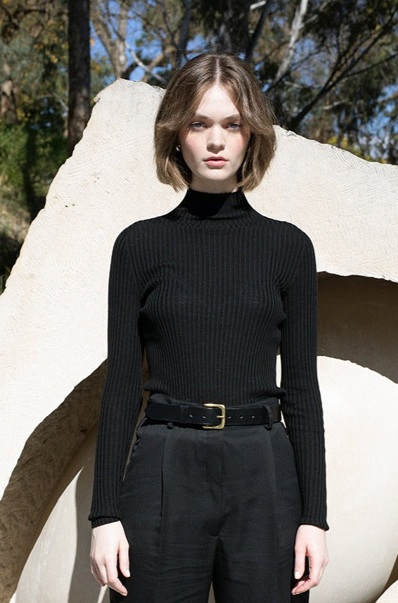 Essence Fine Turtleneck - Black
