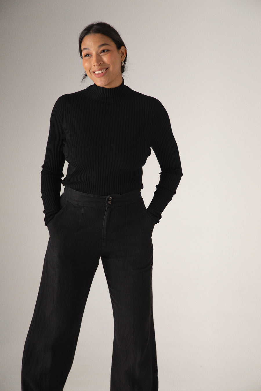 Essence Fine Turtleneck - Black