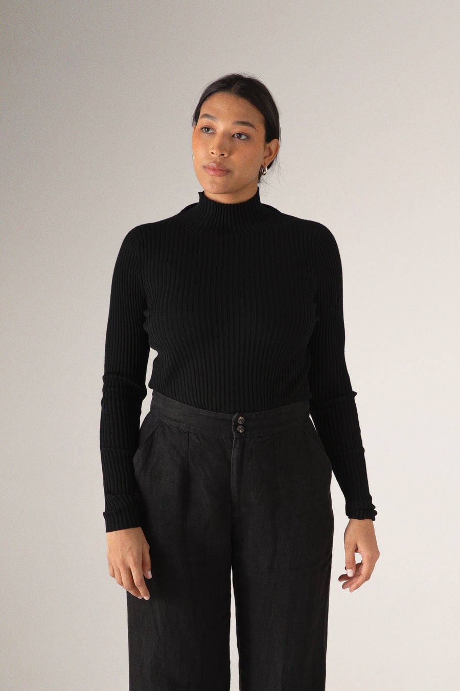 Essence Fine Turtleneck - Black