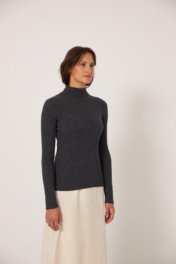 Heart Turtle Neck - Shadow Grey