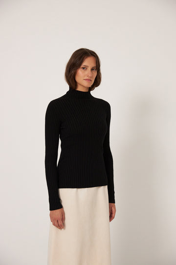 Heart Turtle Neck - Black
